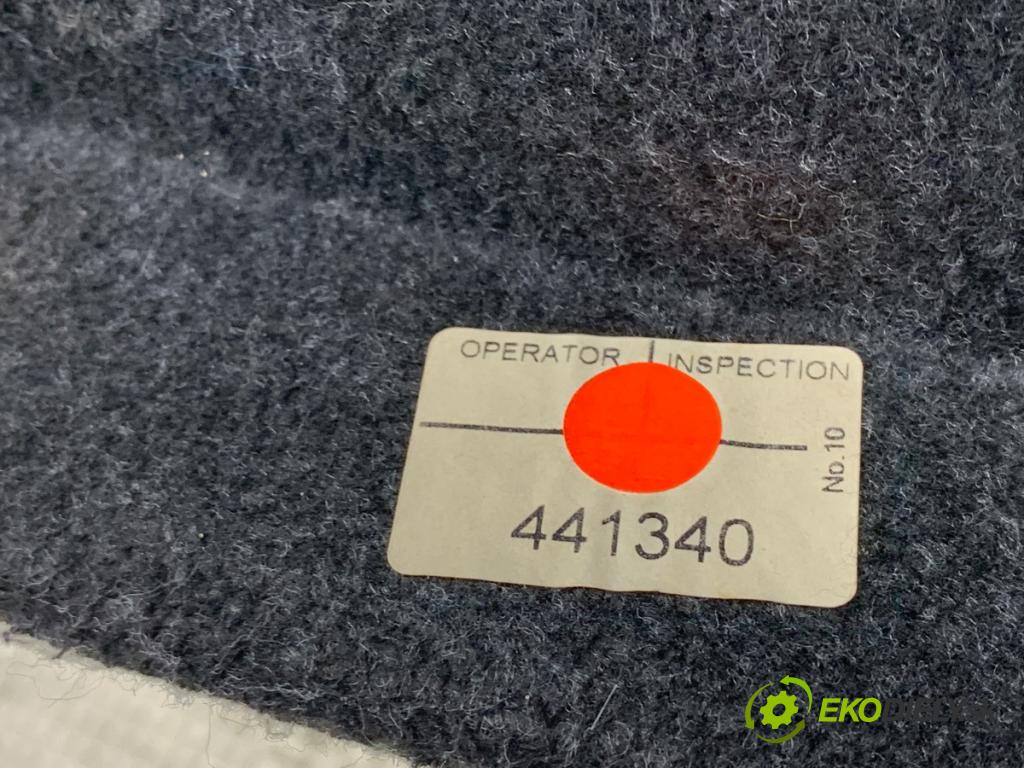 TOYOTA COROLLA E12 liftback 2002 66 kW 2.0 D-4D (CDE120_) 1995 pláto zadní část