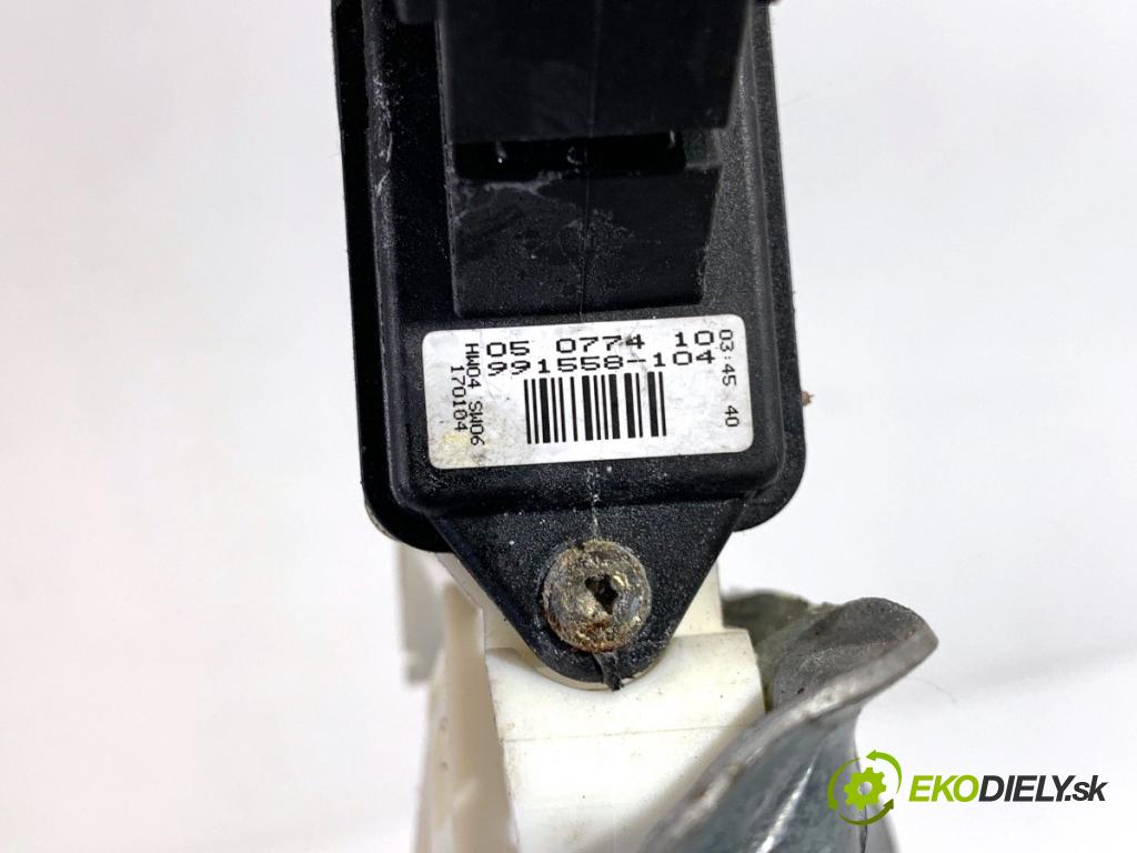 TOYOTA COROLLA E12 liftback 2002 66 kW 2.0 D-4D (CDE120_) 1995 Mechanizmus okna ľavy predný 0130822031