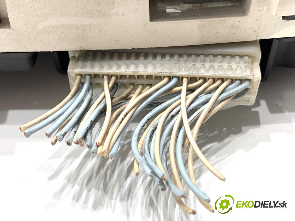 TOYOTA COROLLA E12 liftback 2002 66 kW 2.0 D-4D (CDE120_) 1995 prístrojovka 83800-02760 (Přístrojová deska)