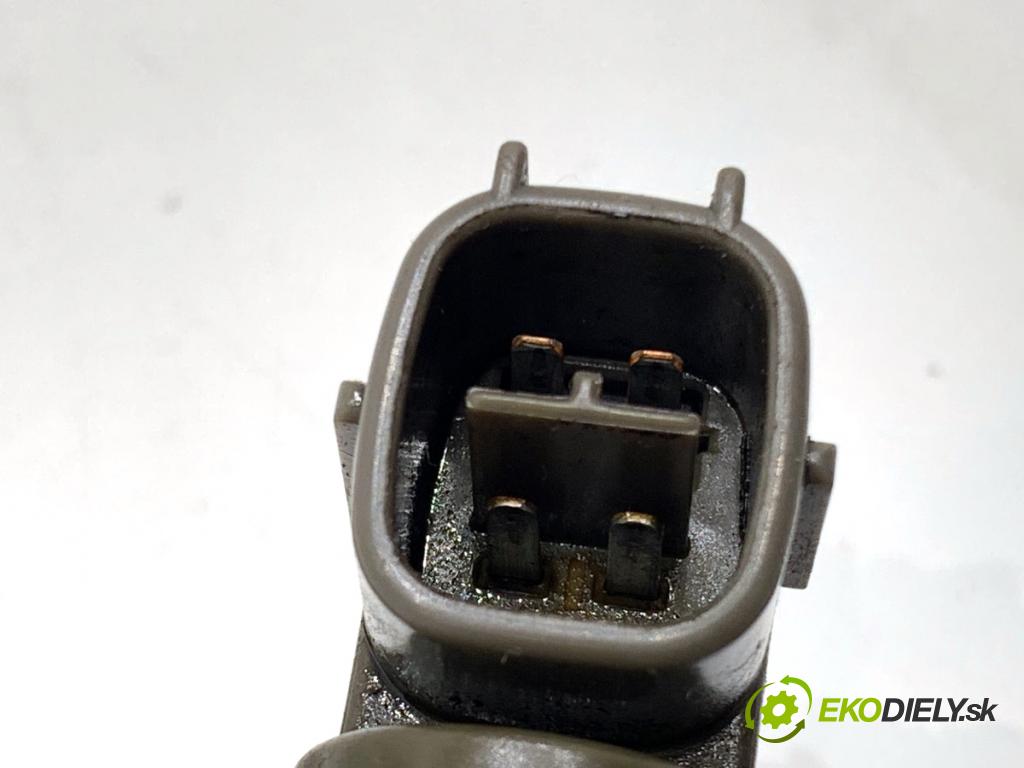 TOYOTA COROLLA E12 liftback 2002 66 kW 2.0 D-4D (CDE120_) 1995 vstrekovač 23670-27020 (Vstrekovač paliva)