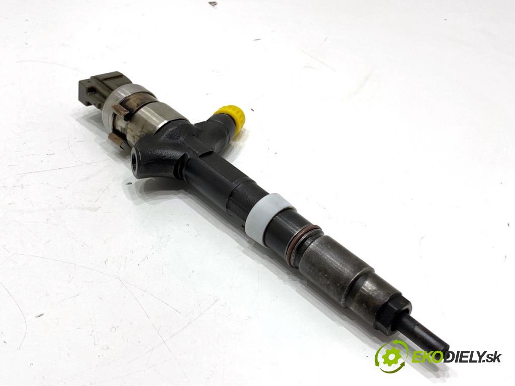 TOYOTA COROLLA E12 liftback 2002 66 kW 2.0 D-4D (CDE120_) 1995 vstrekovač 23670-27020 (Vstrekovač paliva)