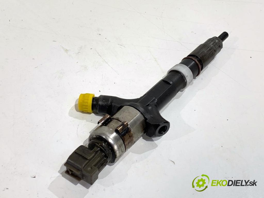 TOYOTA COROLLA E12 liftback 2002 66 kW 2.0 D-4D (CDE120_) 1995 vstrekovač 23670-27020 (Vstrekovač paliva)