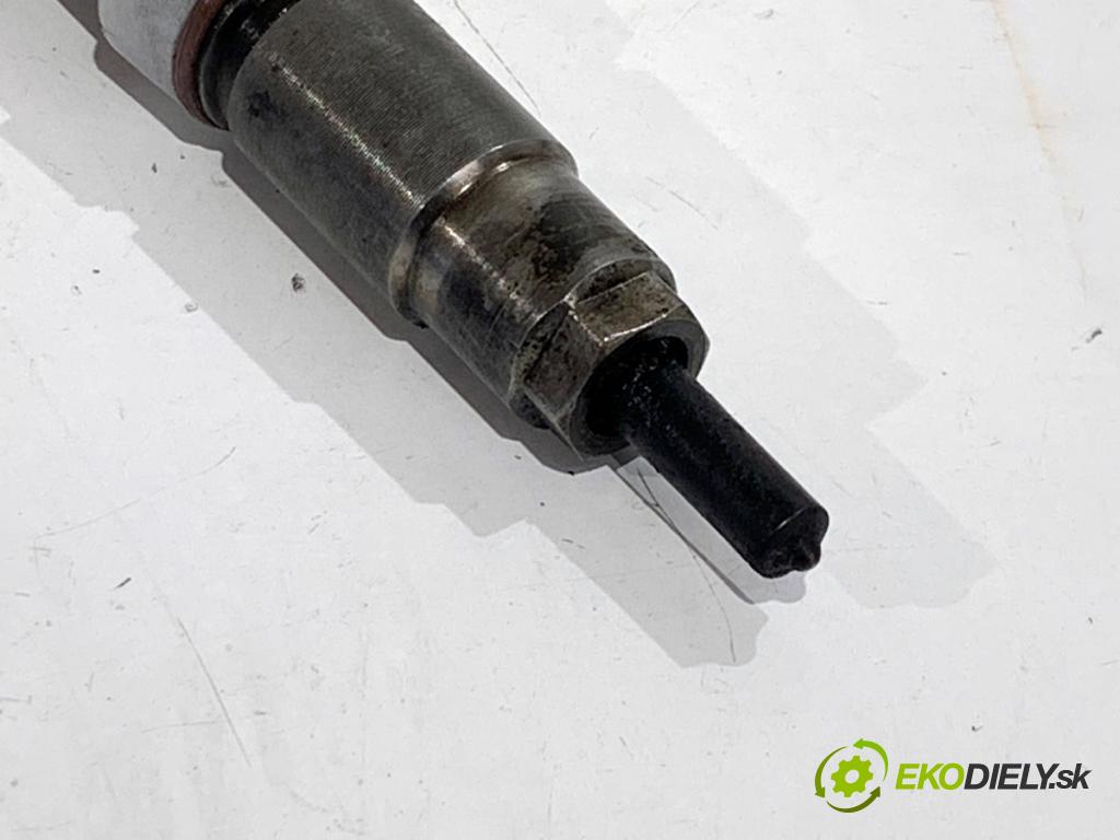 TOYOTA COROLLA E12 liftback 2002 66 kW 2.0 D-4D (CDE120_) 1995 vstrekovač 23670-27020 (Vstrekovač paliva)