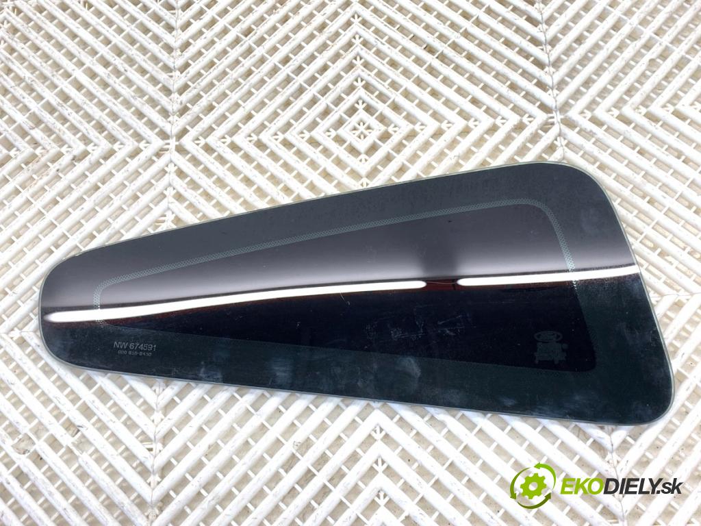 FORD USA MUSTANG V coupe 2014 227 kW 3.7 3726 okno boční dveří pravý zadní část 