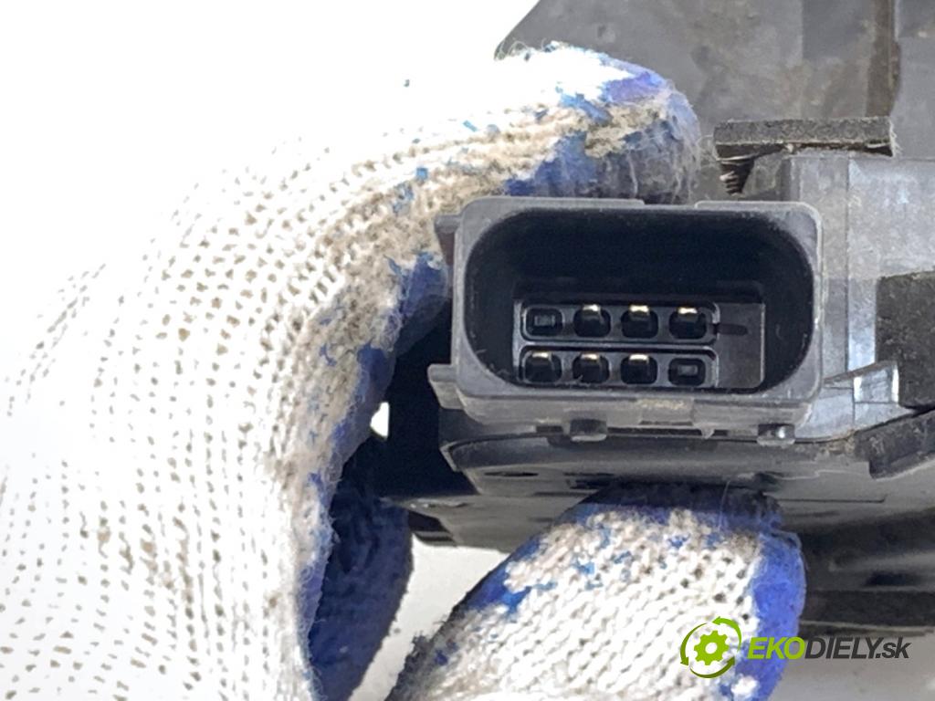 FIAT GRANDE PUNTO liftback 2008 55 kW 1.3 D Multijet 1248 zámok Dvere ľavy zad 51797569