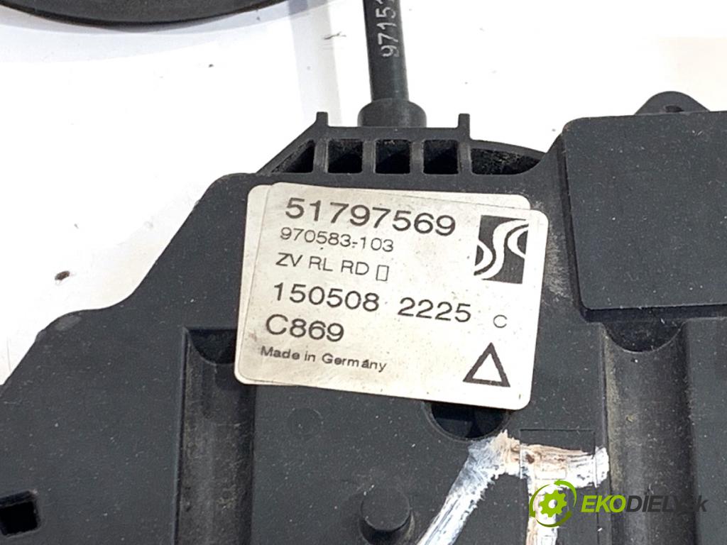 FIAT GRANDE PUNTO liftback 2008 55 kW 1.3 D Multijet 1248 zámok Dvere ľavy zad 51797569