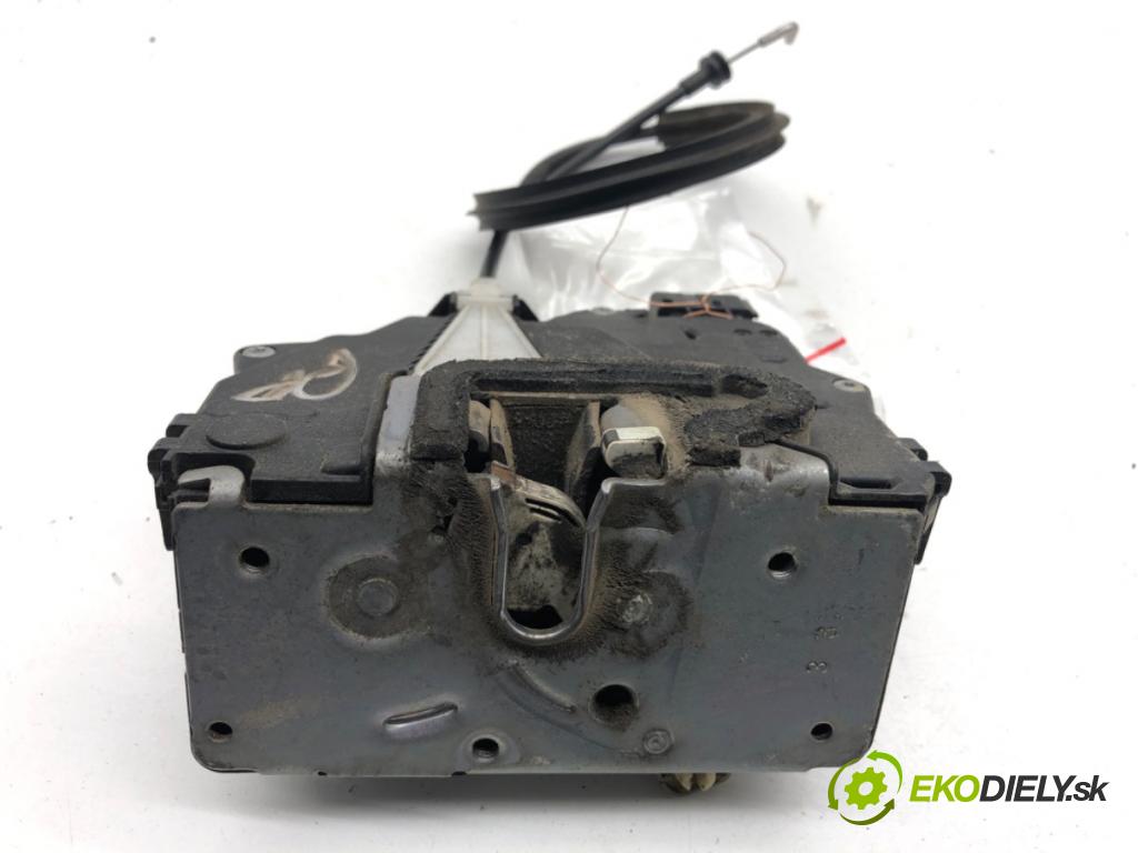 FIAT GRANDE PUNTO liftback 2008 55 kW 1.3 D Multijet 1248 zámok Dvere pravy predný 51797558