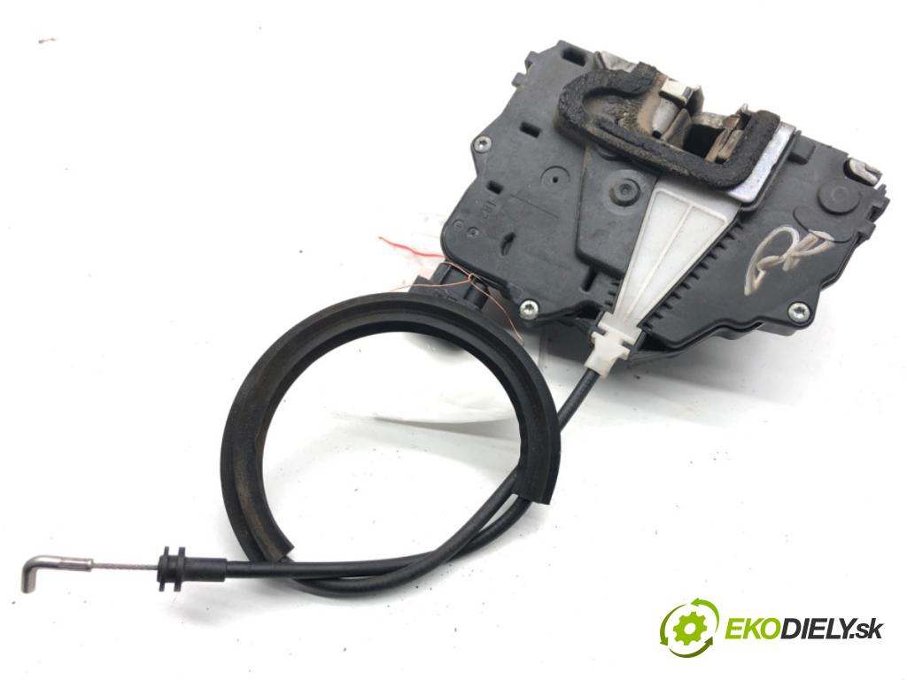 FIAT GRANDE PUNTO liftback 2008 55 kW 1.3 D Multijet 1248 zámok Dvere pravy predný 51797558