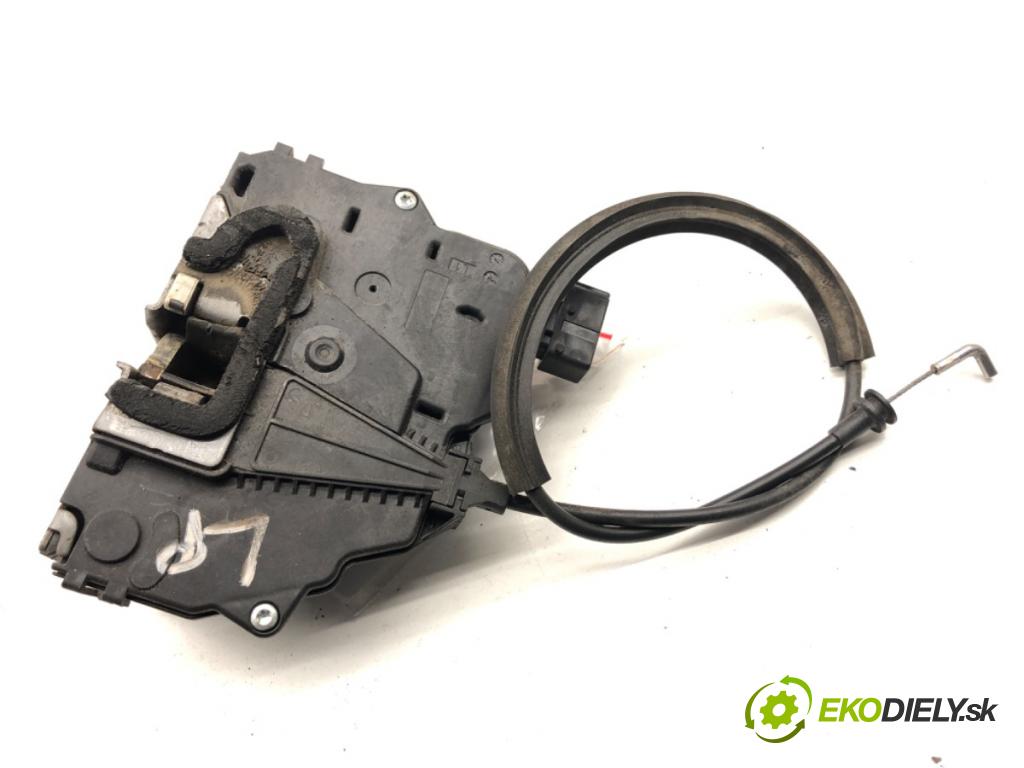 FIAT GRANDE PUNTO liftback 2008 55 kW 1.3 D Multijet 1248 zámok Dvere ľavy predný 51797557