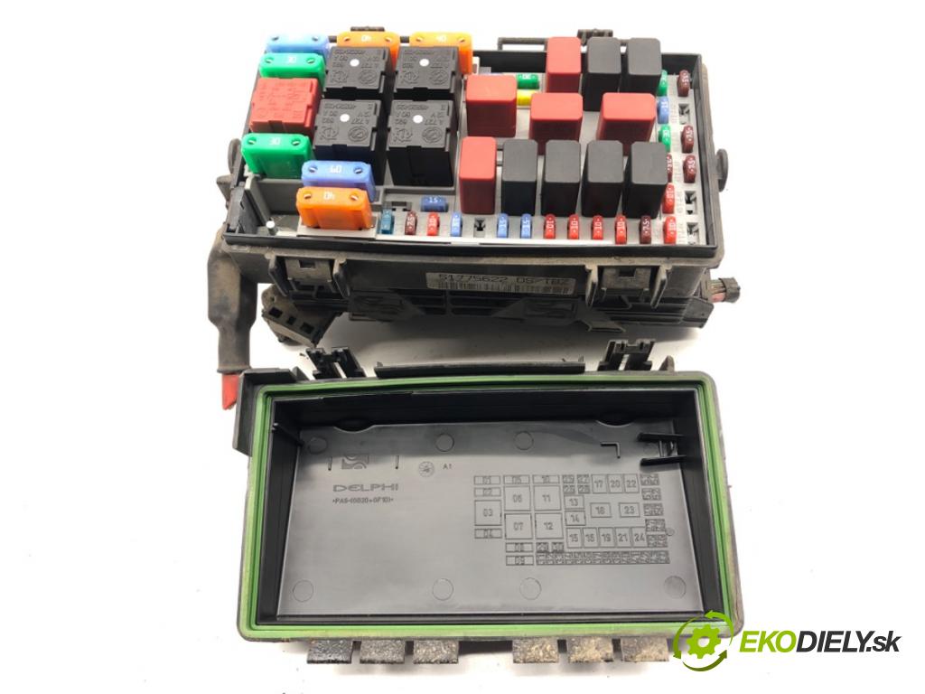 FIAT GRANDE PUNTO liftback 2008 55 kW 1.3 D Multijet 1248 skříňka poistková 51775622 (Pojistková skříňka)