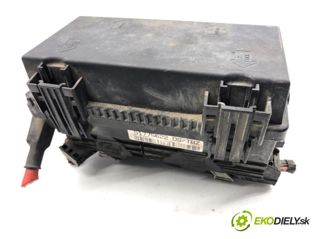 FIAT GRANDE PUNTO liftback 2008 55 kW 1.3 D Multijet 1248 skříňka poistková 51775622 (Pojistková skříňka)