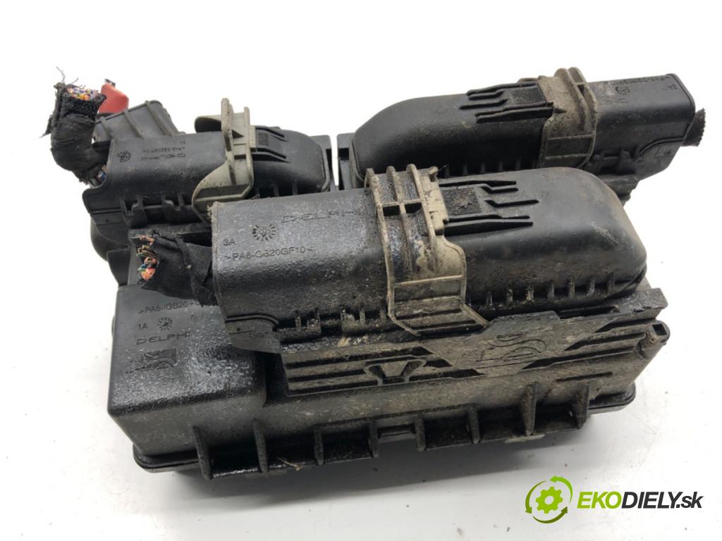 FIAT GRANDE PUNTO liftback 2008 55 kW 1.3 D Multijet 1248 skříňka poistková 51775622 (Pojistková skříňka)