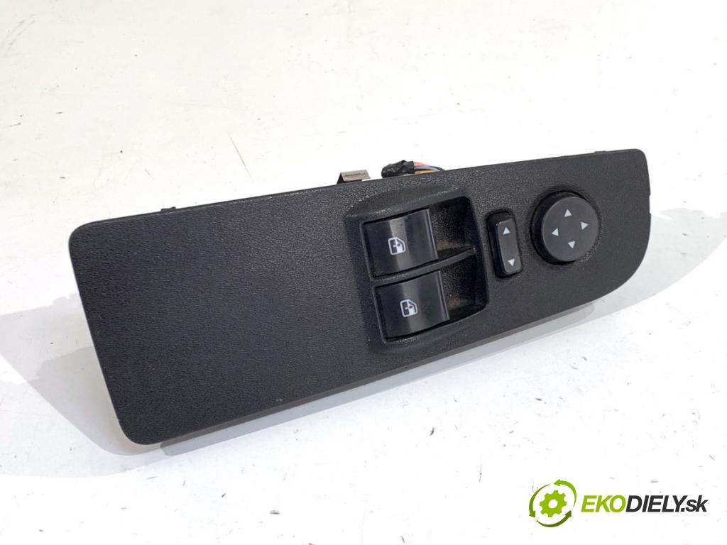 FIAT GRANDE PUNTO liftback 2008 55 kW 1.3 D Multijet 1248 přepínač nastavení zpětných zrcátek  (Páčky pod volantem)