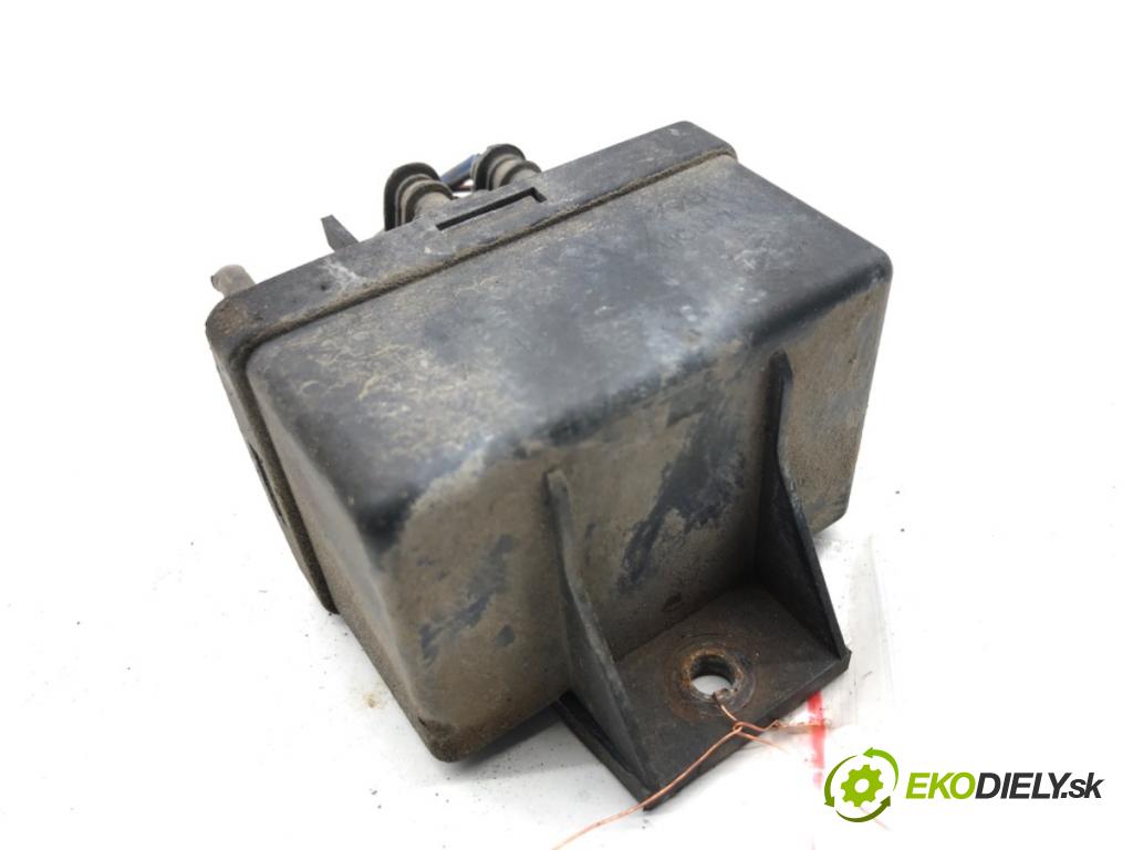 FIAT GRANDE PUNTO liftback 2008 55 kW 1.3 D Multijet 1248 relé sviečok žhavenia 55193073 (Relé)