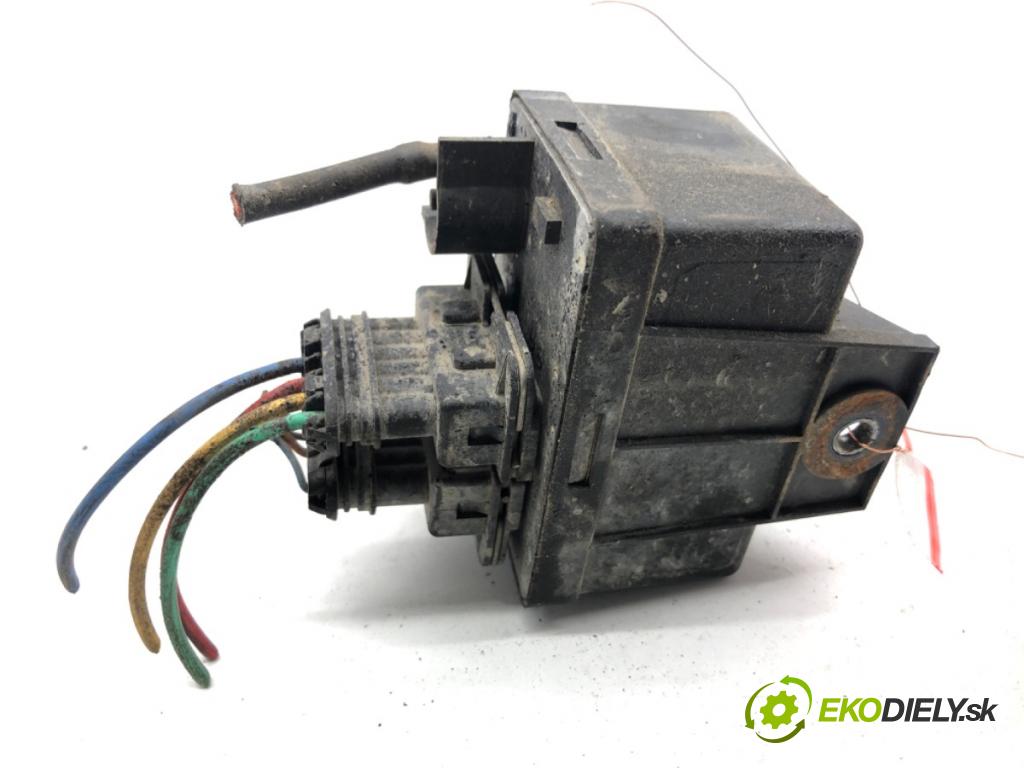 FIAT GRANDE PUNTO liftback 2008 55 kW 1.3 D Multijet 1248 relé sviečok žhavenia 55193073 (Relé)