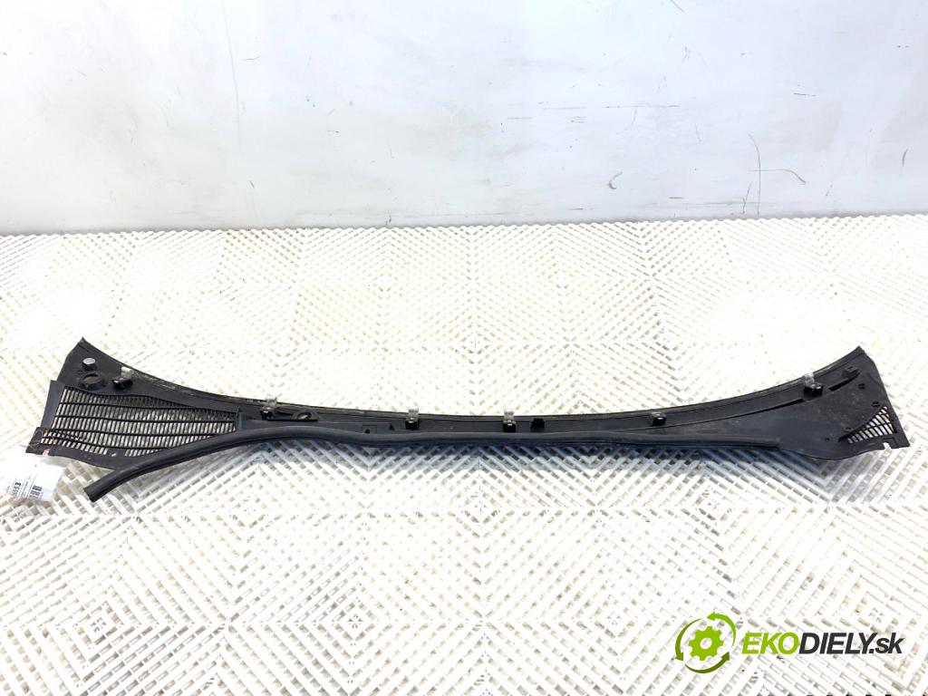 FIAT GRANDE PUNTO liftback 2008 55 kW 1.3 D Multijet 1248 torpédo plast pod čelní okno 51748698 (Plast pod čelním sklem)