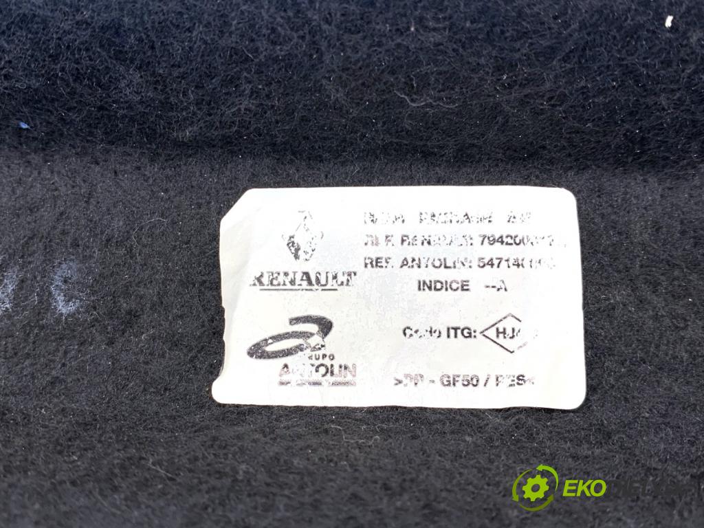 RENAULT MEGANE III liftback 2009 74 kW 1.6 16V (BZ0H) 1598 pláto zadní část