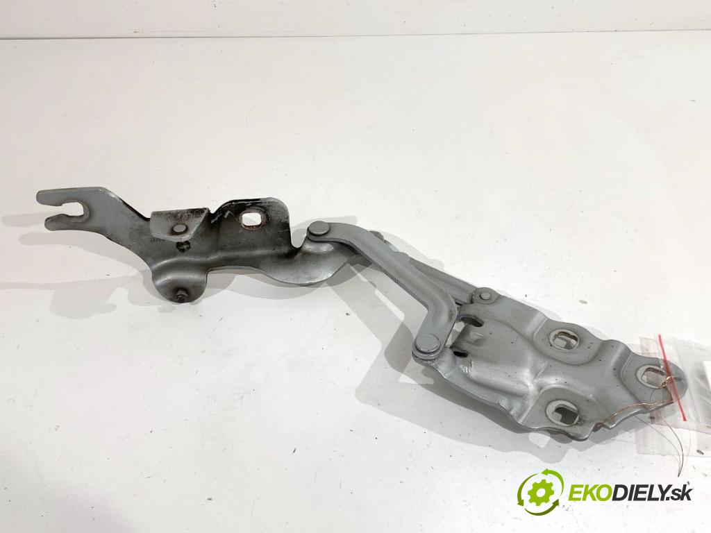 BMW F25 SUV 2013 190 kW xDrive 30 d 2993 Záves kapoty pravy predný 7210730