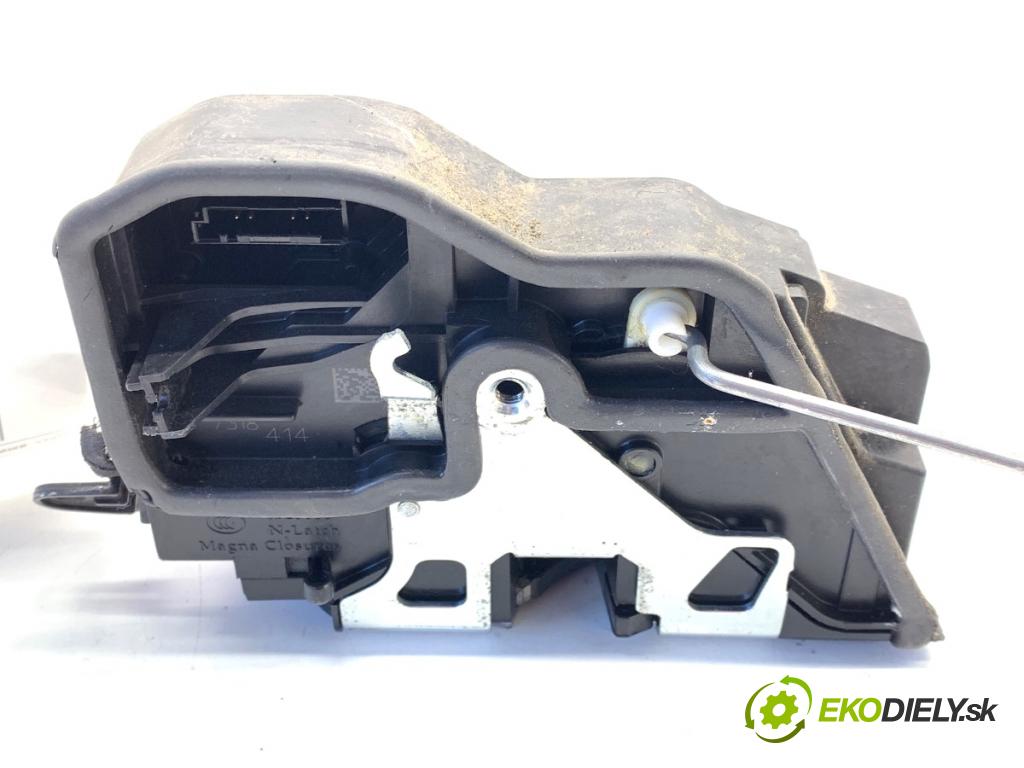 BMW F25 SUV 2013 190 kW xDrive 30 d 2993 zámok Dvere pravy zad 7318414