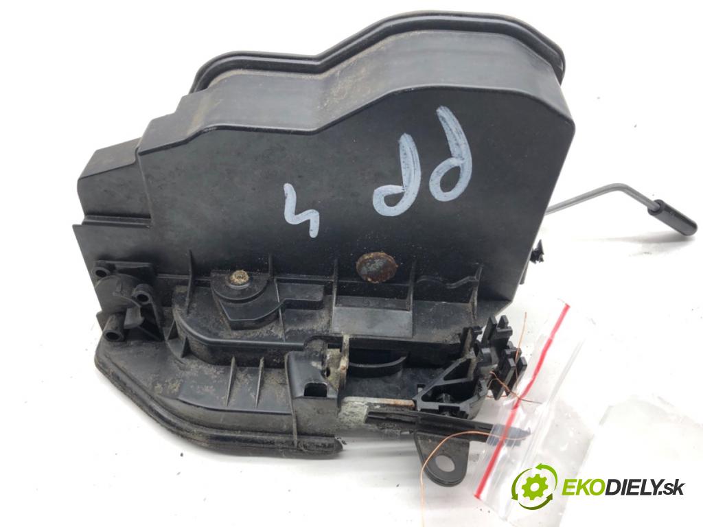 BMW F25 SUV 2013 190 kW xDrive 30 d 2993 zámok dveře pravý přední část 7318416