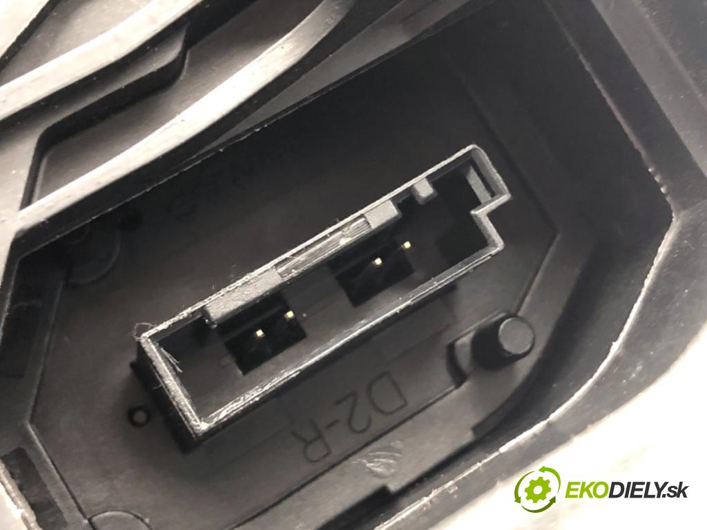 BMW F25 SUV 2013 190 kW xDrive 30 d 2993 zámok dveře pravý přední část 7318416