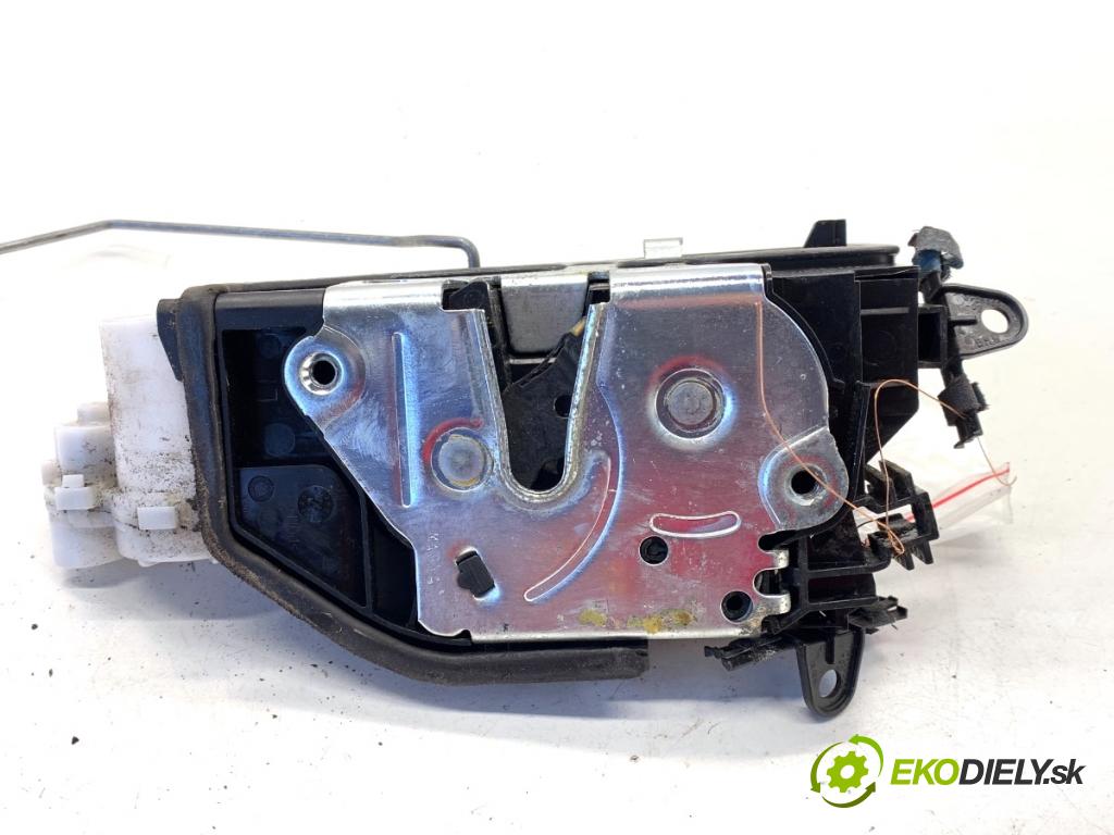 BMW F25 SUV 2013 190 kW xDrive 30 d 2993 zámok Dvere ľavy predný 7318409