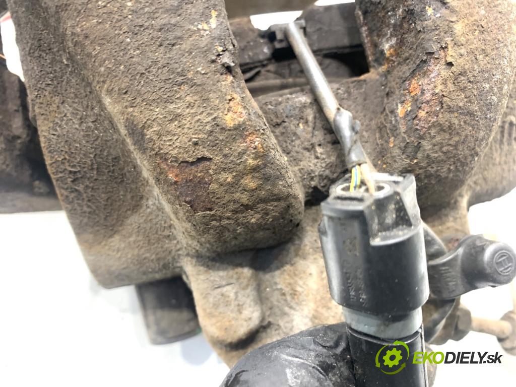 BMW F25 SUV 2013 190 kW xDrive 30 d 2993 Brzdič strmeň pravy predný