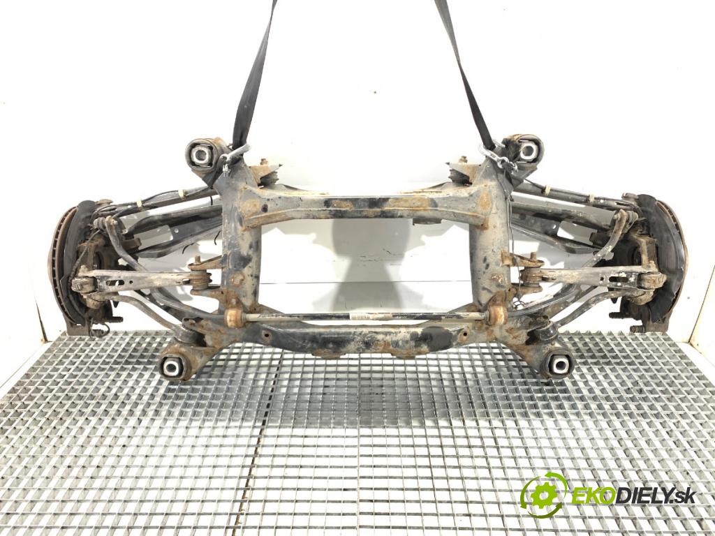 BMW F25 SUV 2013 190 kW xDrive 30 d 2993 Výstuha zad 