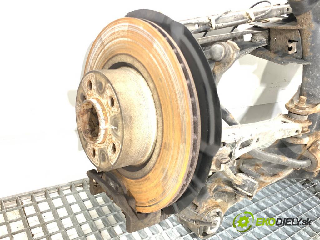 BMW F25 SUV 2013 190 kW xDrive 30 d 2993 Výstuha zad