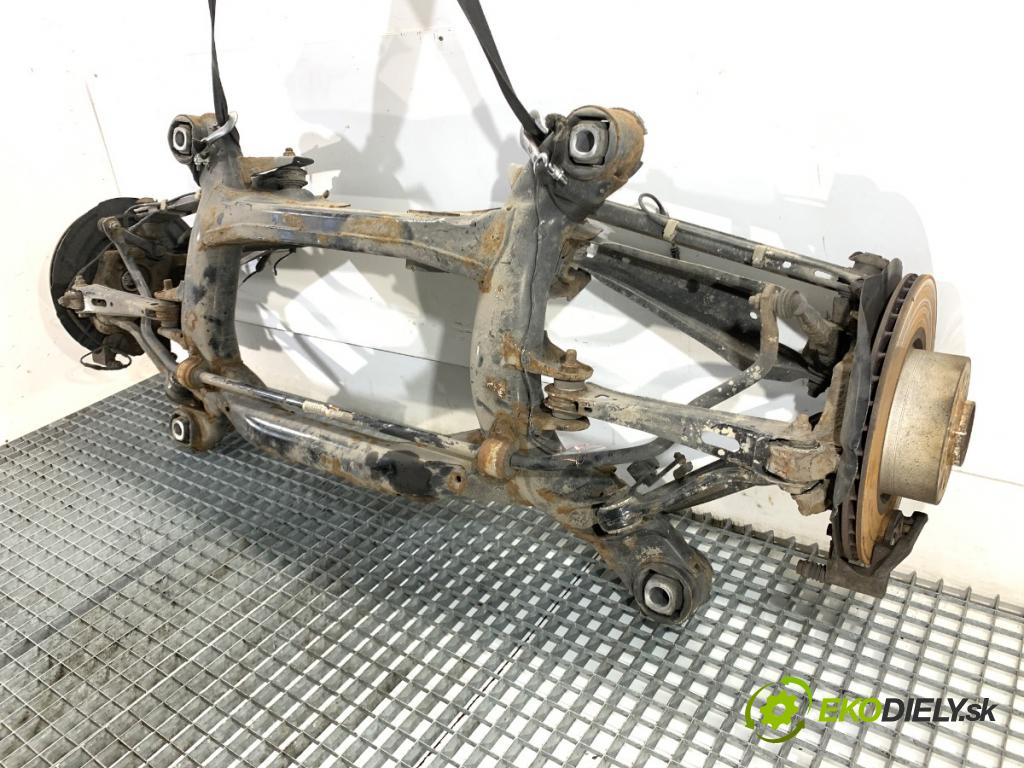 BMW F25 SUV 2013 190 kW xDrive 30 d 2993 Výstuha zad