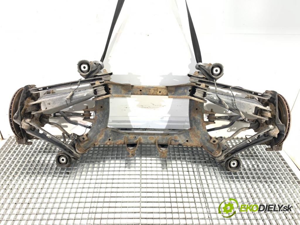 BMW F25 SUV 2013 190 kW xDrive 30 d 2993 Výstuha zad