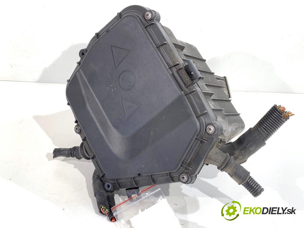 BMW F25 SUV 2013 190 kW xDrive 30 d 2993 skříňka poistková 8509910 (Pojistková skříňka)