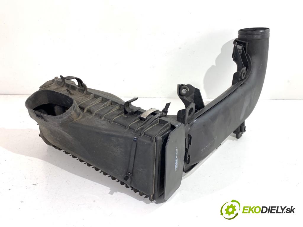 BMW F25 SUV 2013 190 kW xDrive 30 d 2993 obal filtra vzduchu 8507565 (Kryt vzduchového filtru)