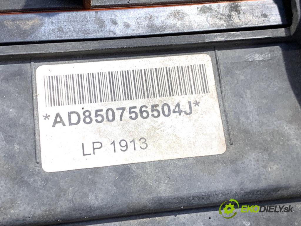 BMW F25 SUV 2013 190 kW xDrive 30 d 2993 obal filtra vzduchu 8507565 (Kryt vzduchového filtru)