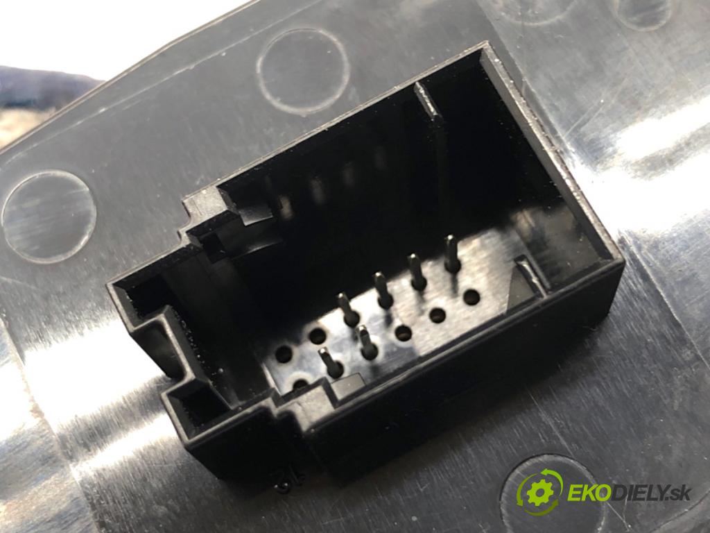 BMW F25 SUV 2013 190 kW xDrive 30 d 2993 Prepínač okien 9208111 (Prepínacie páčky pod volantom)