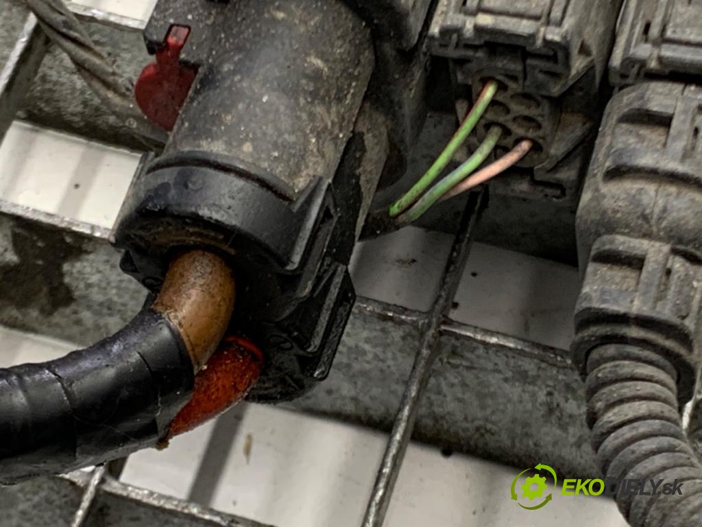 BMW F25 SUV 2013 190 kW xDrive 30 d 2993 řízení volantu řízení 6860712