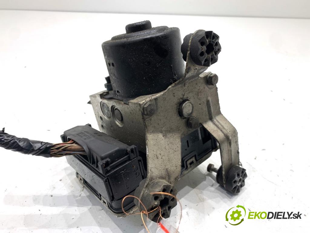 BMW F25 SUV 2013 190 kW xDrive 30 d 2993 Pumpa ABS 6859243 (Pumpa ABS)