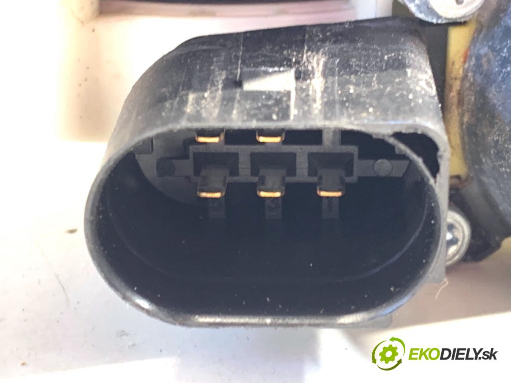 BMW F25 SUV 2013 190 kW xDrive 30 d 2993 mechanismus okna pravý zadní část 7322748