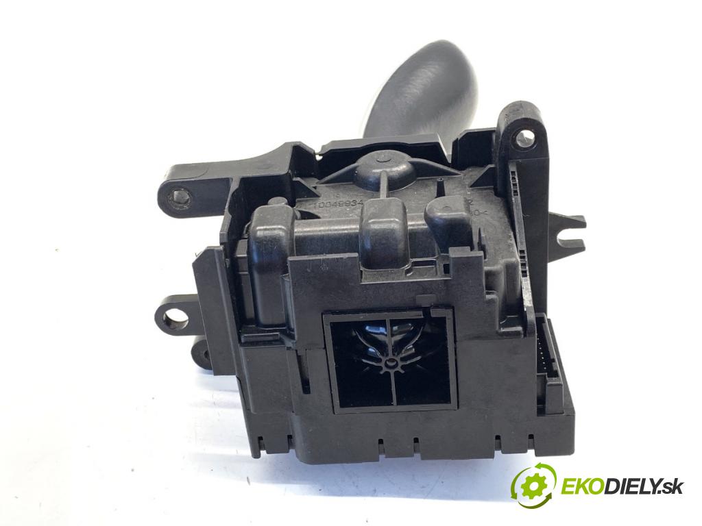 BMW F25 SUV 2013 190 kW xDrive 30 d 2993 kulisa 9296904 (Řadicí páka (kulisa) )