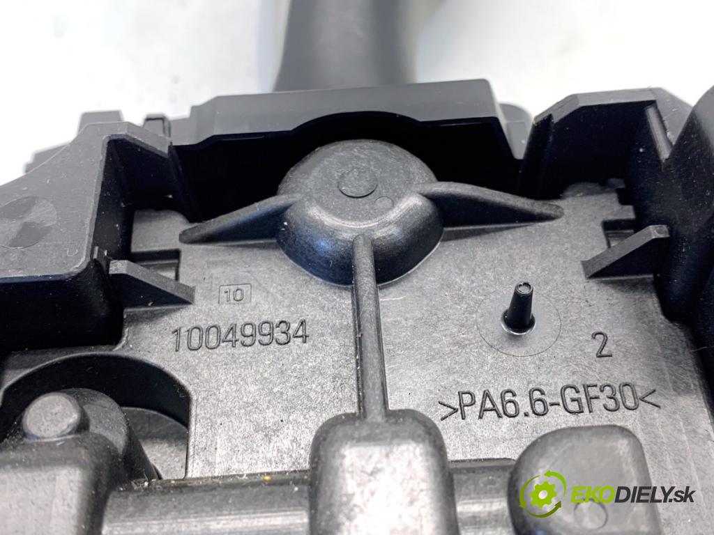 BMW F25 SUV 2013 190 kW xDrive 30 d 2993 kulisa 9296904 (Řadicí páka (kulisa) )