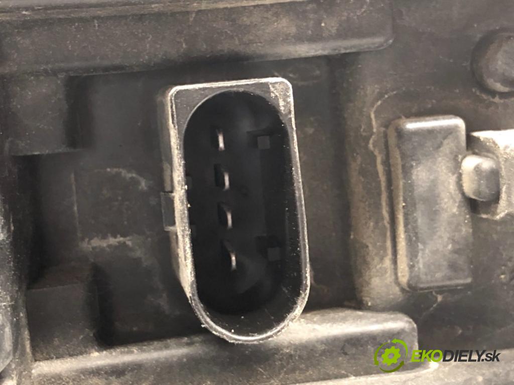 BMW F25 SUV 2013 190 kW xDrive 30 d 2993 Svetlo pravy zad 7217312