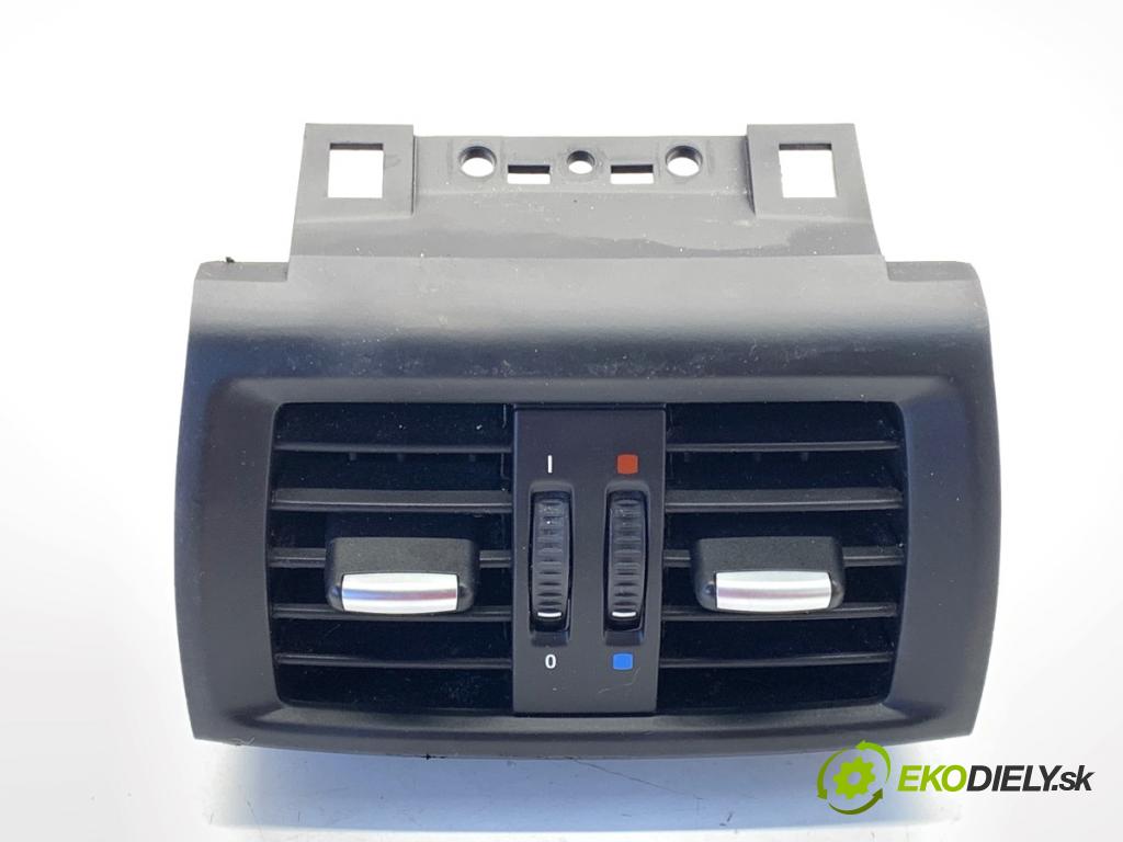 BMW F25 SUV 2013 190 kW xDrive 30 d 2993 Mriežky kúrenia zad 9200888