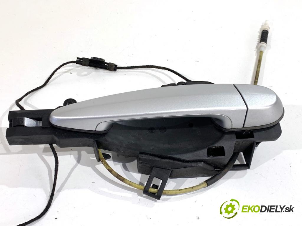 BMW F25 SUV 2013 190 kW xDrive 30 d 2993 klika vnejší pravý zadní část 