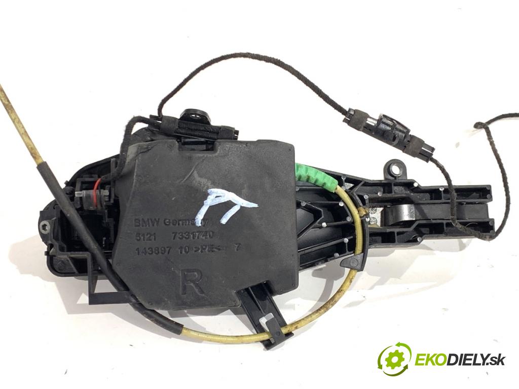 BMW F25 SUV 2013 190 kW xDrive 30 d 2993 klika vnejší pravý zadní část