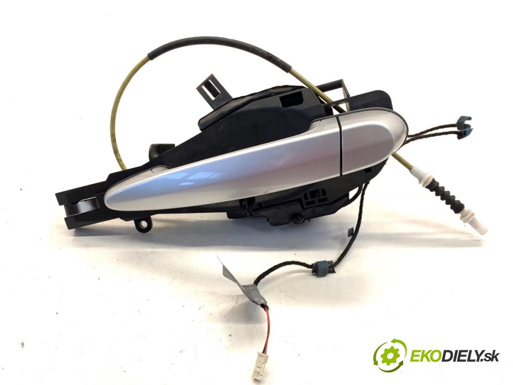 BMW F25 SUV 2013 190 kW xDrive 30 d 2993 klika vnejší levý zadní část 