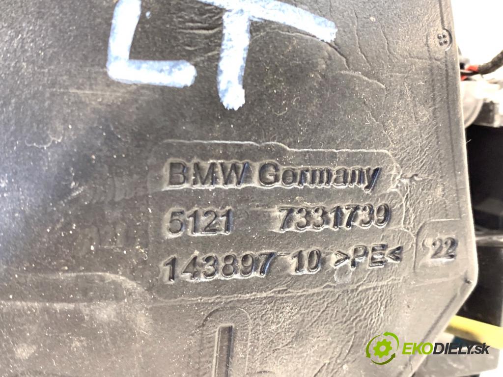 BMW F25 SUV 2013 190 kW xDrive 30 d 2993 klika vnejší levý zadní část