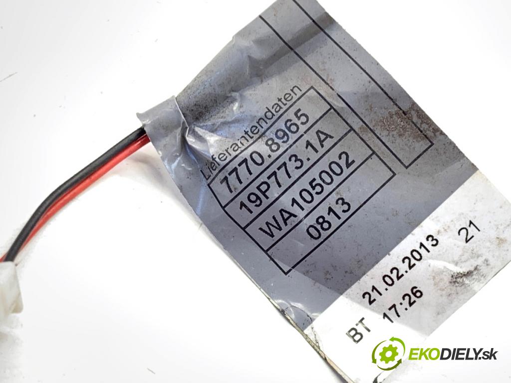 BMW F25 SUV 2013 190 kW xDrive 30 d 2993 klika vnejší levý zadní část