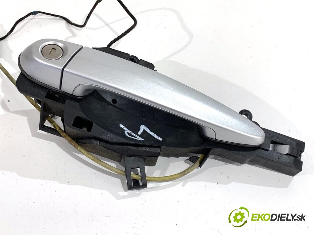 BMW F25 SUV 2013 190 kW xDrive 30 d 2993 klika vnejší levý přední část