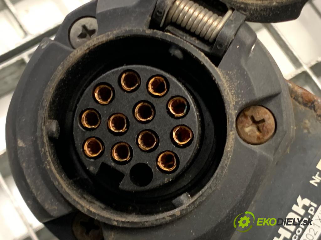 BMW F25 SUV 2013 190 kW xDrive 30 d 2993 Hák ťažné zariadenie  (Ťažné zariadenie)