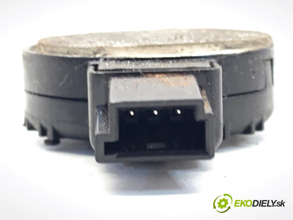 BMW F25 SUV 2013 190 kW xDrive 30 d 2993 snímač deště 9293281 (Snímač deště)